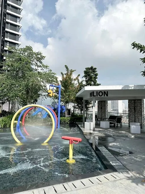 Apartment Georgetown Modern Stylish Urban 3Br, Infinitypool With Seaview, 3 Queen Bed Jelutong