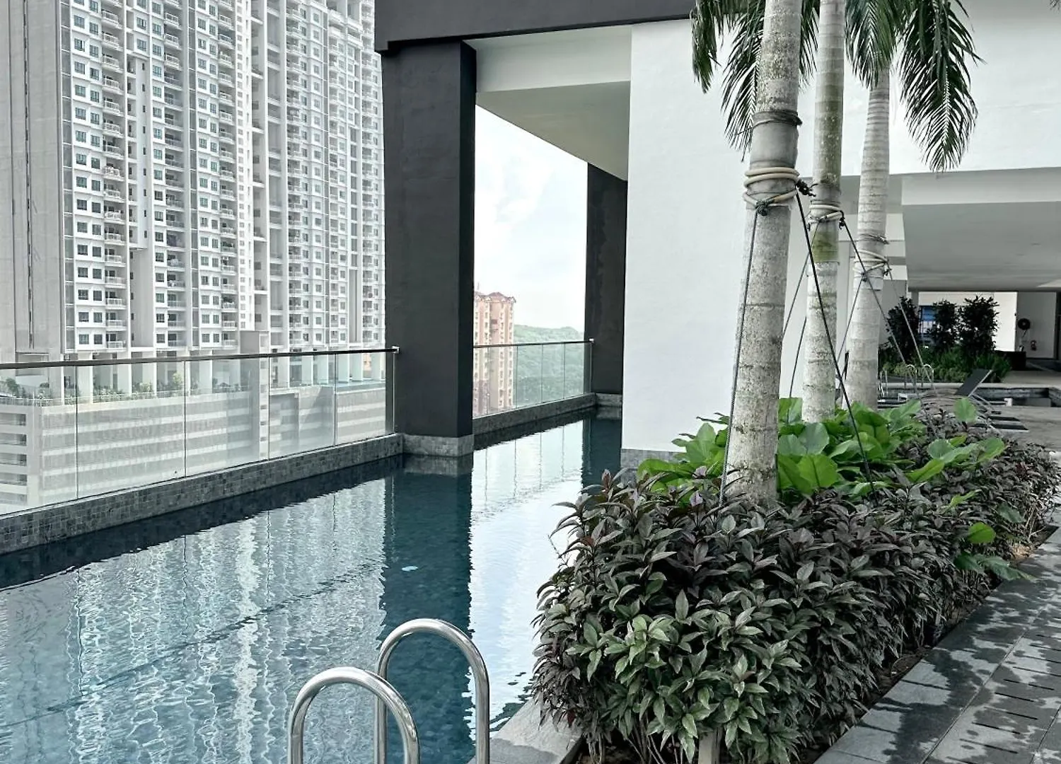 Georgetown Modern Stylish Urban 3Br, Infinitypool With Seaview, 3 Queen Bed Jelutong 0*,  Malaysia