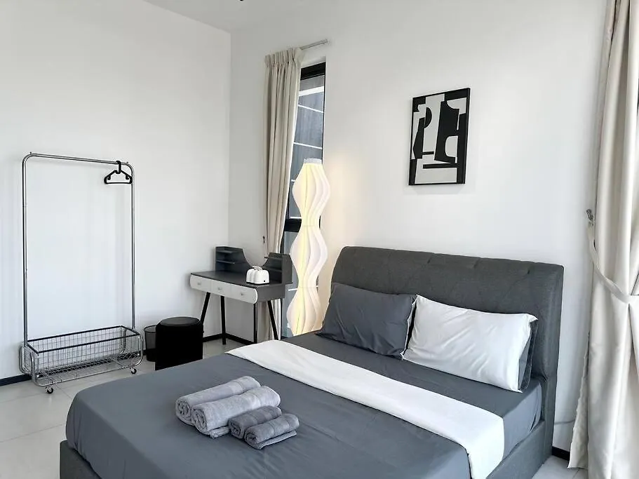 Georgetown Modern Stylish Urban 3Br, Infinitypool With Seaview, 3 Queen Bed Jelutong