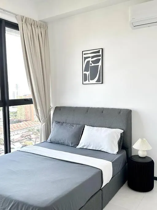 Georgetown Modern Stylish Urban 3Br, Infinitypool With Seaview, 3 Queen Bed Jelutong Apartment