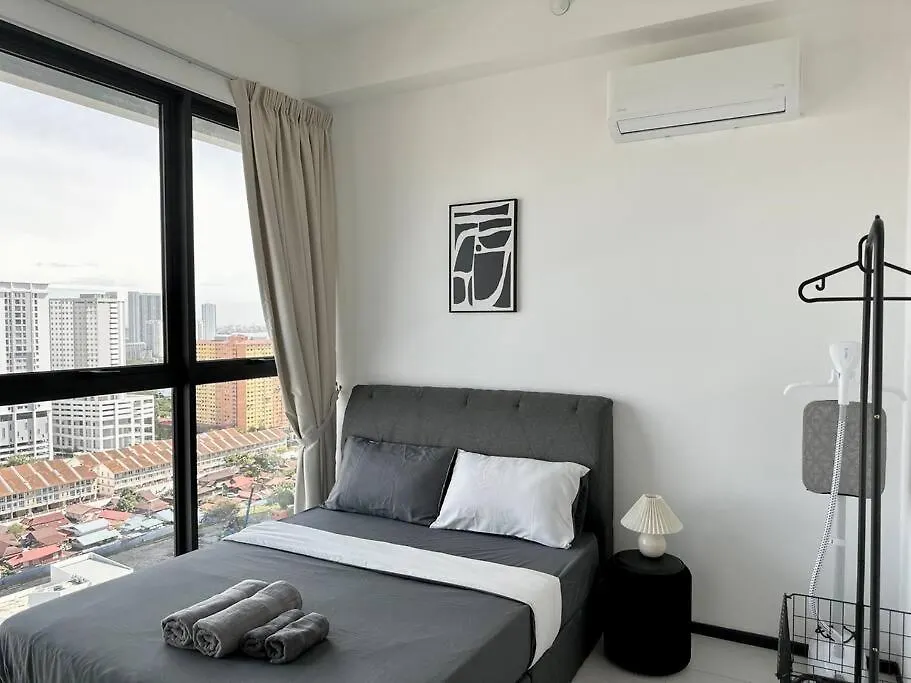 Georgetown Modern Stylish Urban 3Br, Infinitypool With Seaview, 3 Queen Bed Jelutong Apartment