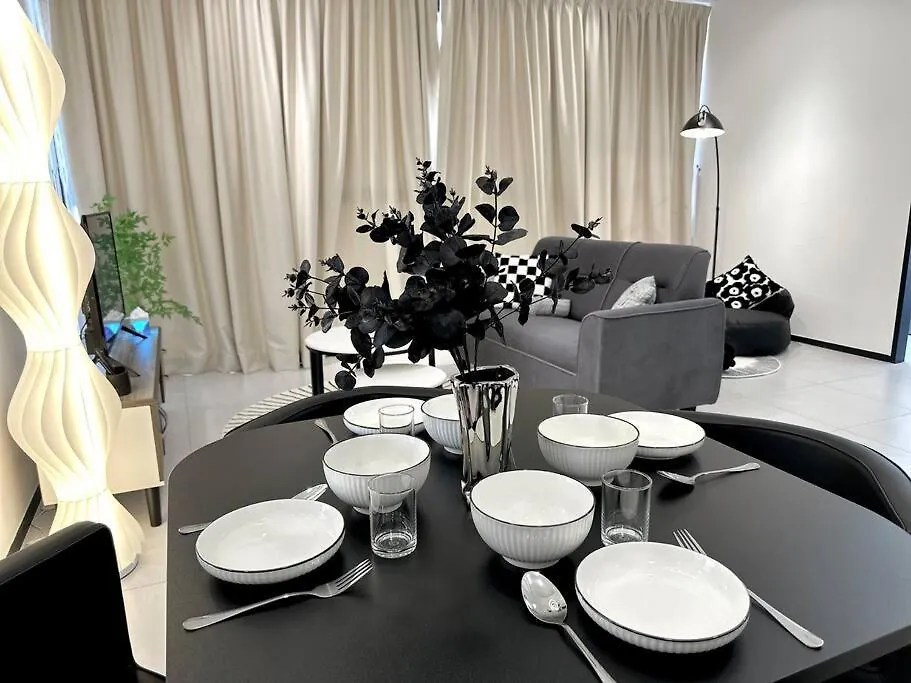 Georgetown Modern Stylish Urban 3Br, Infinitypool With Seaview, 3 Queen Bed Jelutong