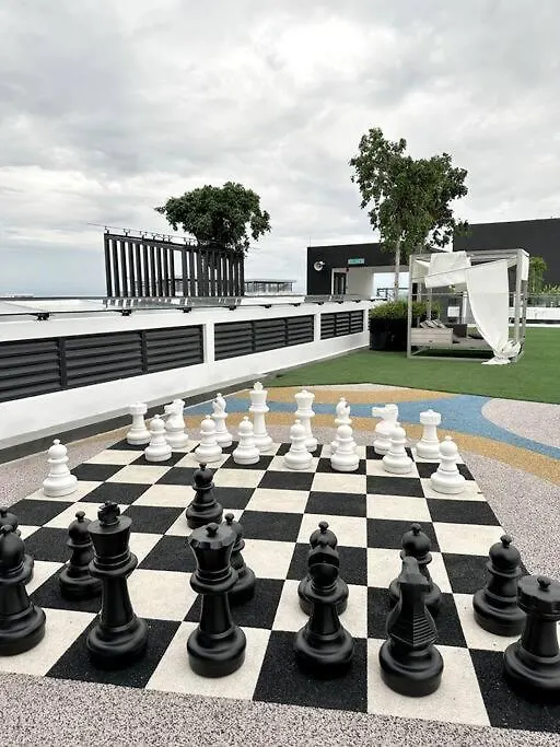 Georgetown Modern Stylish Urban 3Br, Infinitypool With Seaview, 3 Queen Bed Jelutong 0*,