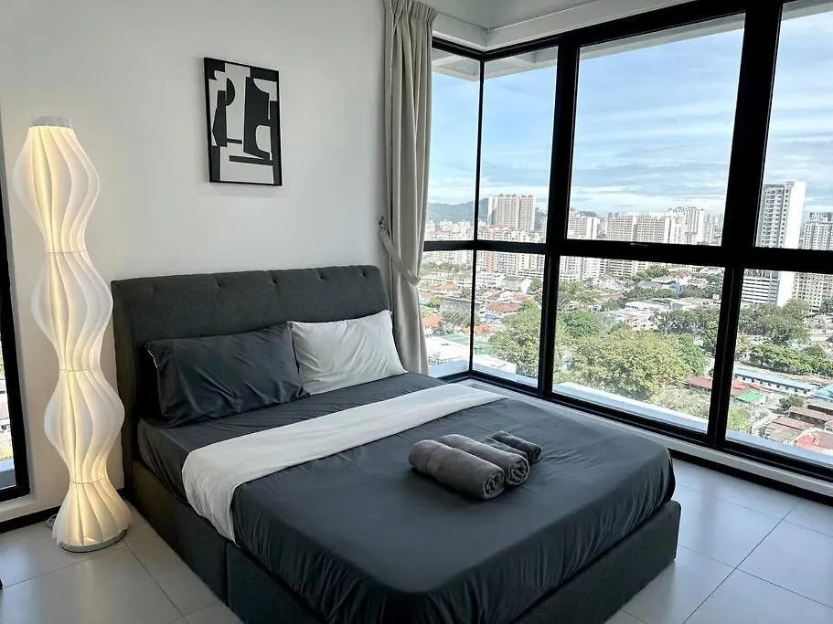Georgetown Modern Stylish Urban 3Br, Infinitypool With Seaview, 3 Queen Bed Jelutong Apartment