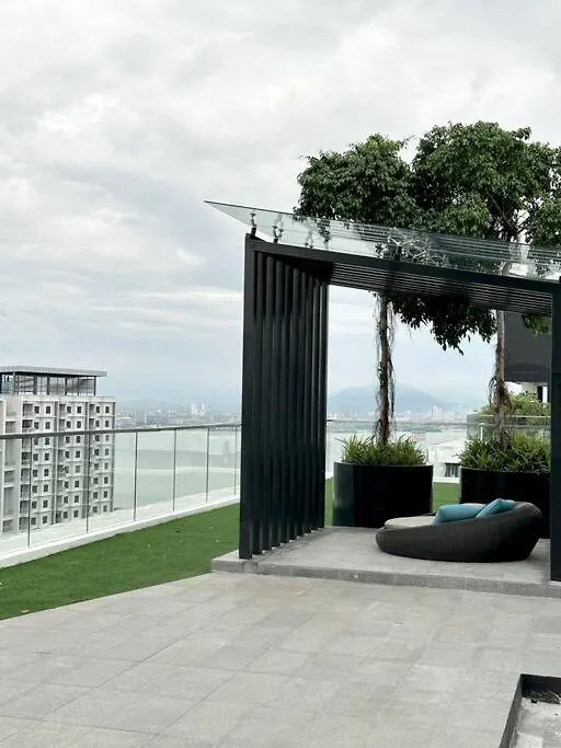 Georgetown Modern Stylish Urban 3Br, Infinitypool With Seaview, 3 Queen Bed Jelutong Malaysia