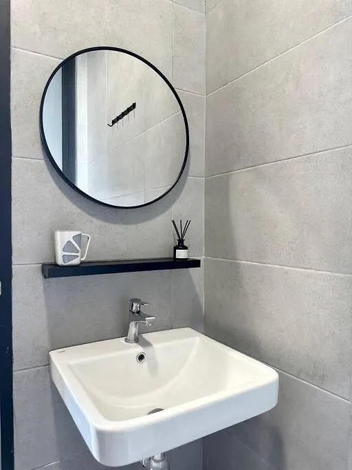 Apartment Georgetown Modern Stylish Urban 3Br, Infinitypool With Seaview, 3 Queen Bed Jelutong Malaysia