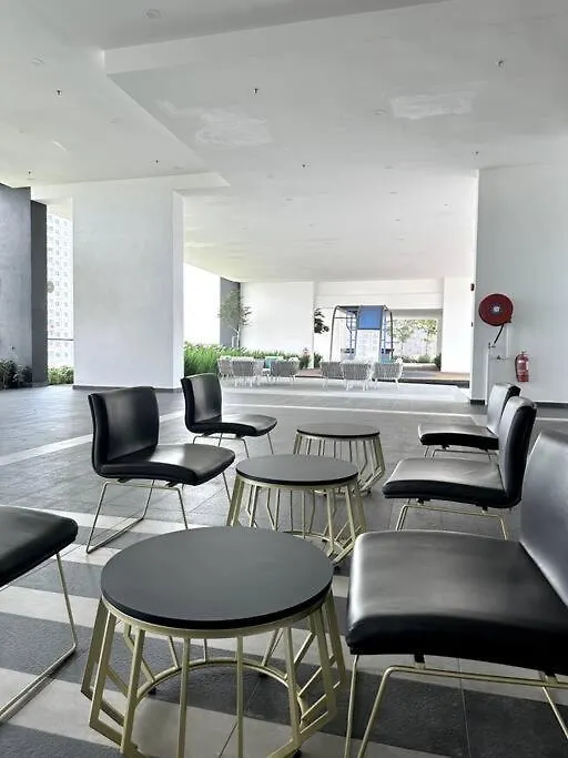 Georgetown Modern Stylish Urban 3Br, Infinitypool With Seaview, 3 Queen Bed Jelutong 0*,  Malaysia